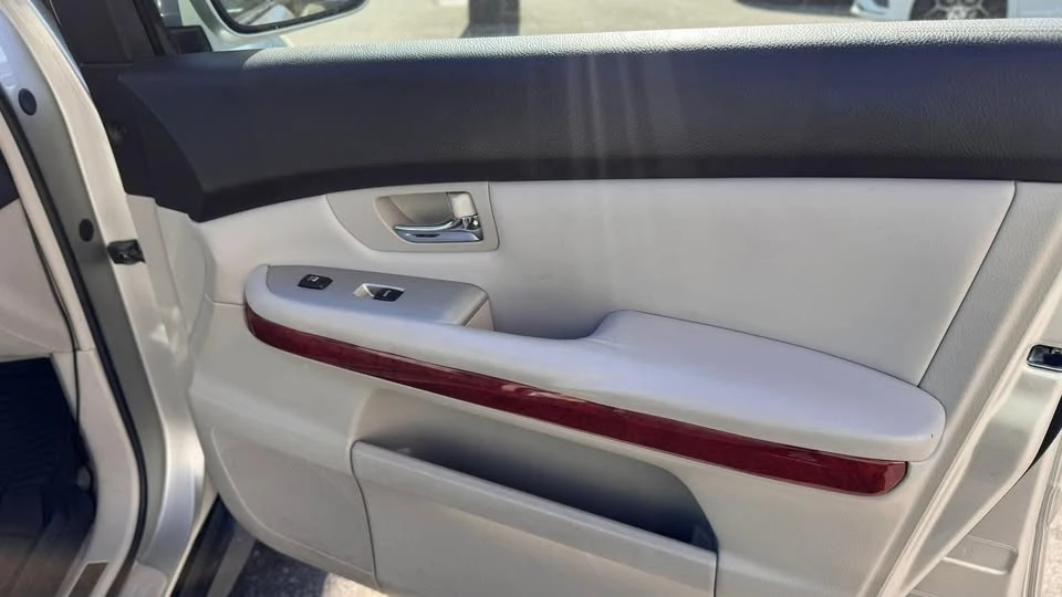 2006 Lexus RX 2nd Gen - Image 15 of 16