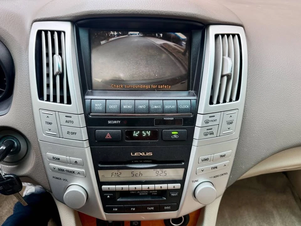 2006 Lexus RX 2nd Gen - Image 16 of 17