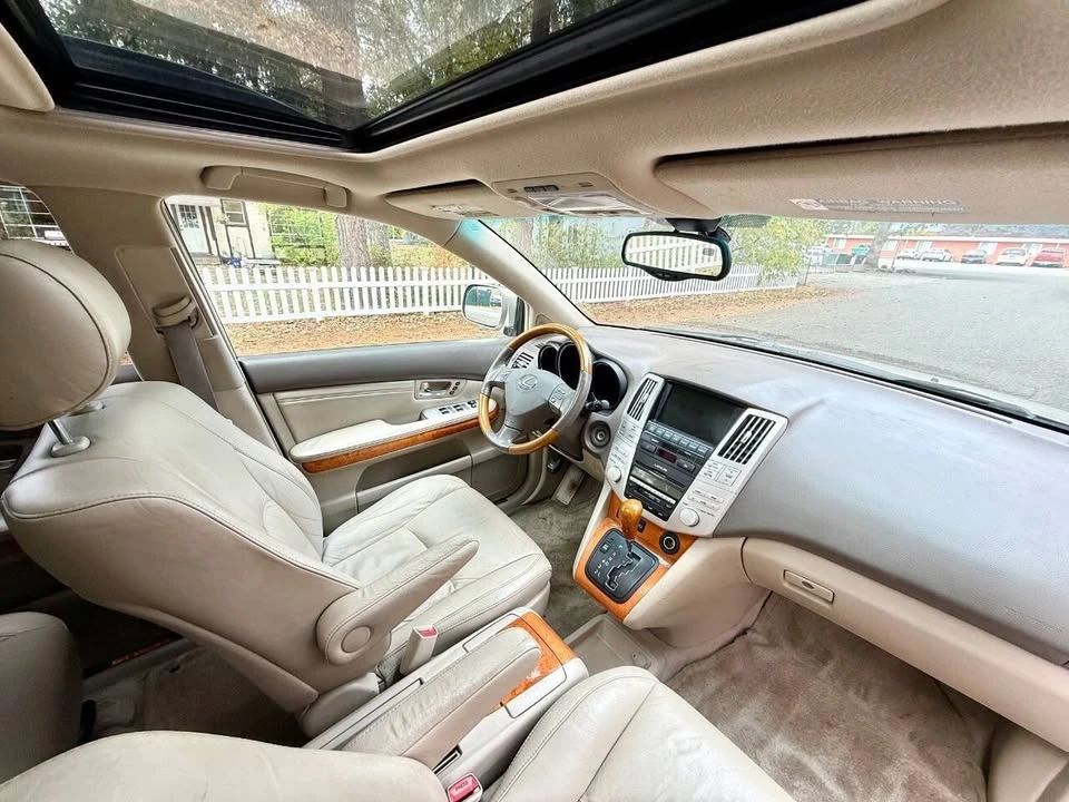 2006 Lexus RX 2nd Gen - Image 10 of 17