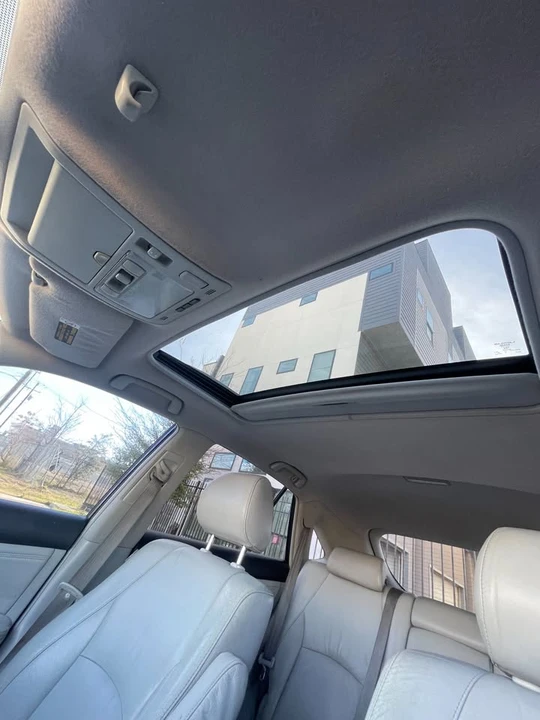 2006 Lexus RX 2nd Gen - Image 4 of 9