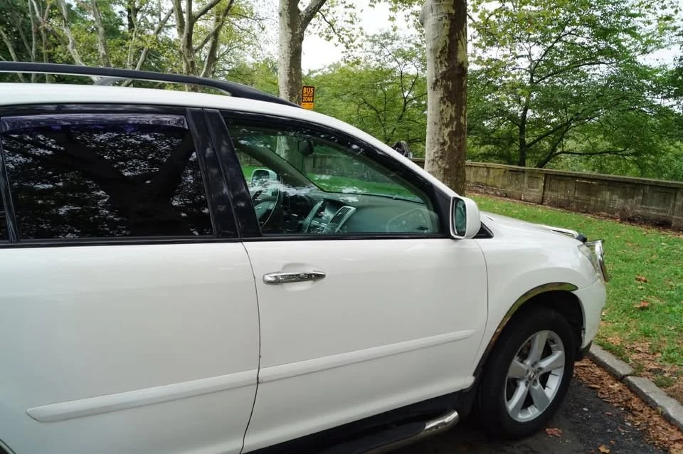 2006 Lexus RX 2nd Gen - Image 11 of 20