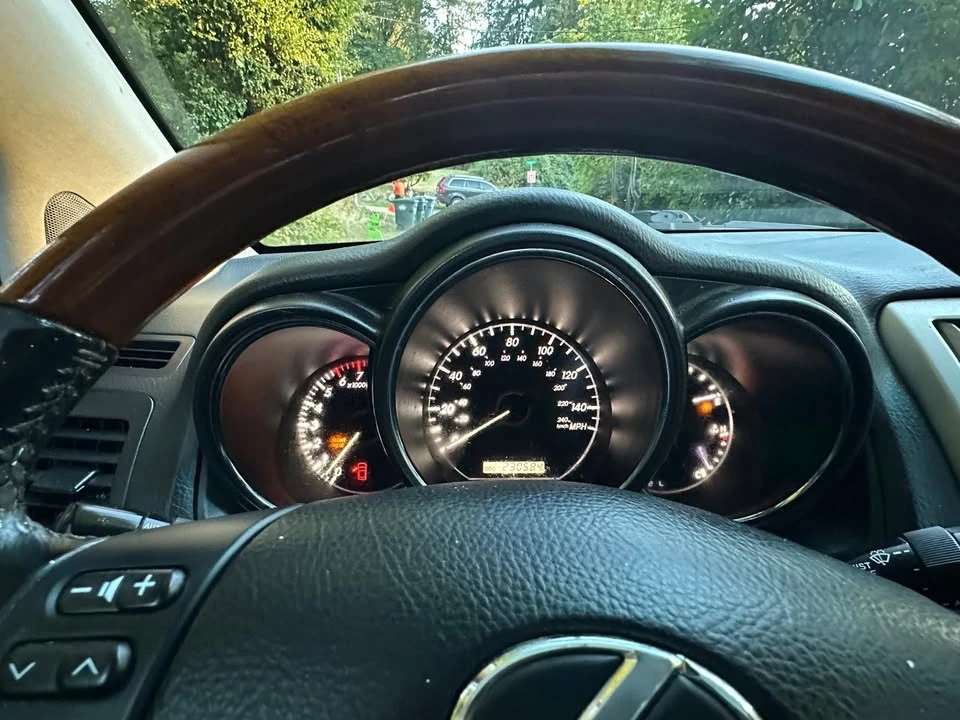 2006 Lexus RX 2nd Gen - Image 11 of 15