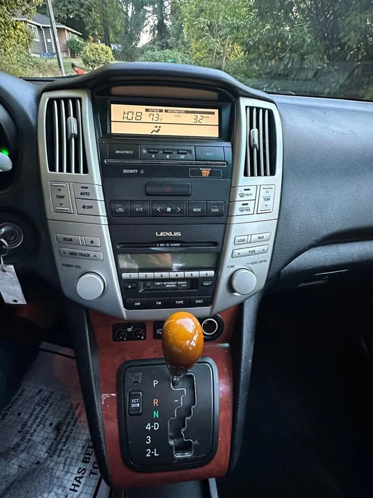 2006 Lexus RX 2nd Gen - Image 13 of 15
