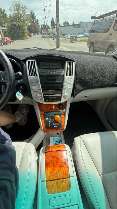 2006 Lexus RX 2nd Gen - Image 11 of 12