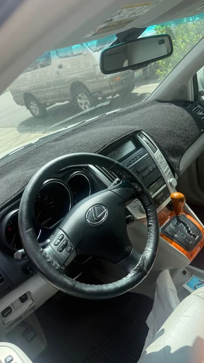 2006 Lexus RX 2nd Gen - Image 5 of 12
