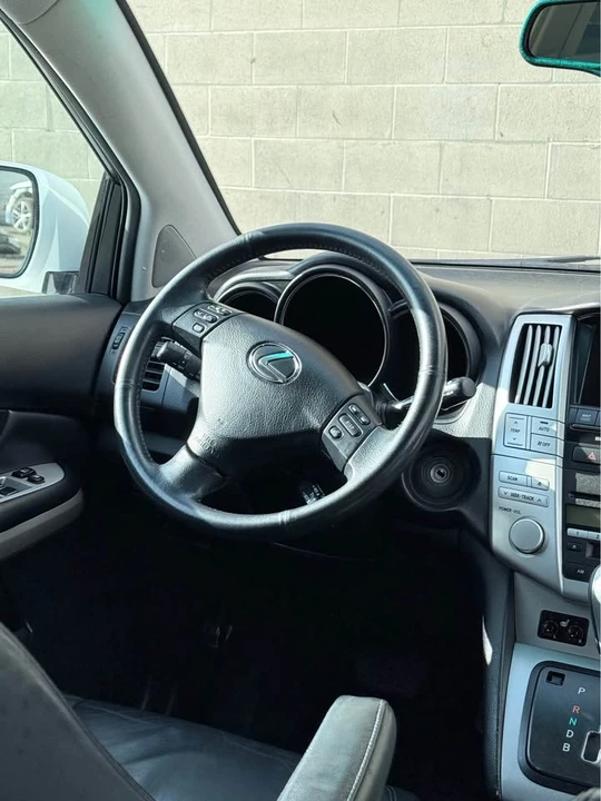 2006 Lexus RX 2nd Gen - Image 15 of 16
