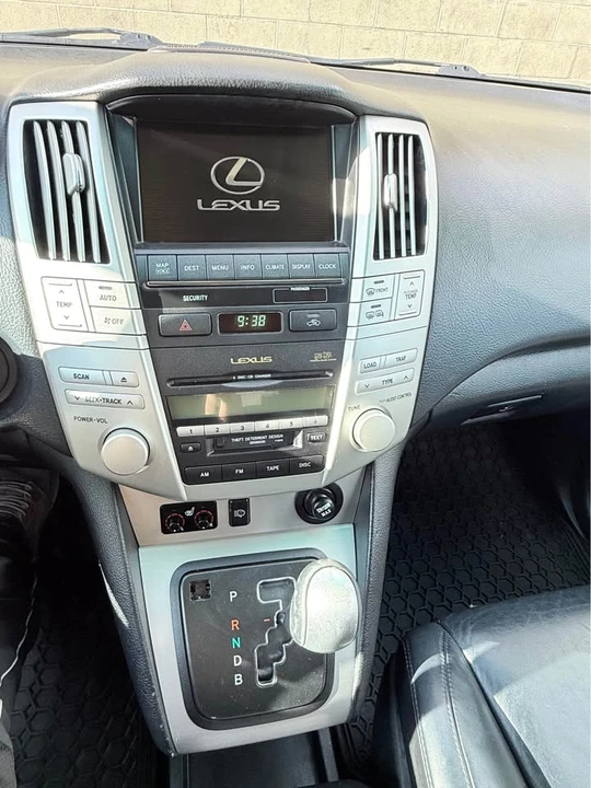 2006 Lexus RX 2nd Gen - Image 12 of 16
