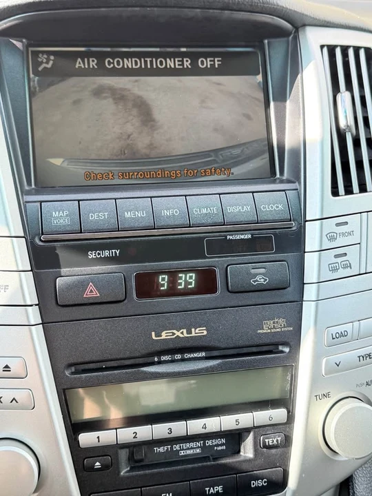 2006 Lexus RX 2nd Gen - Image 11 of 16