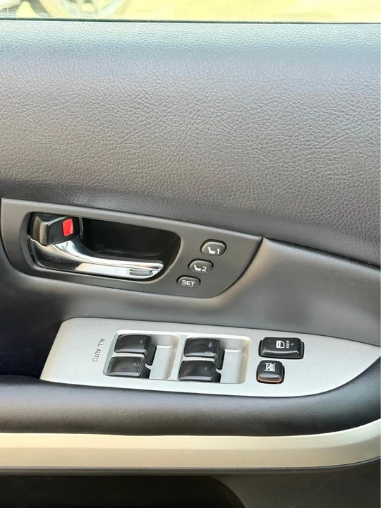2006 Lexus RX 2nd Gen - Image 15 of 17