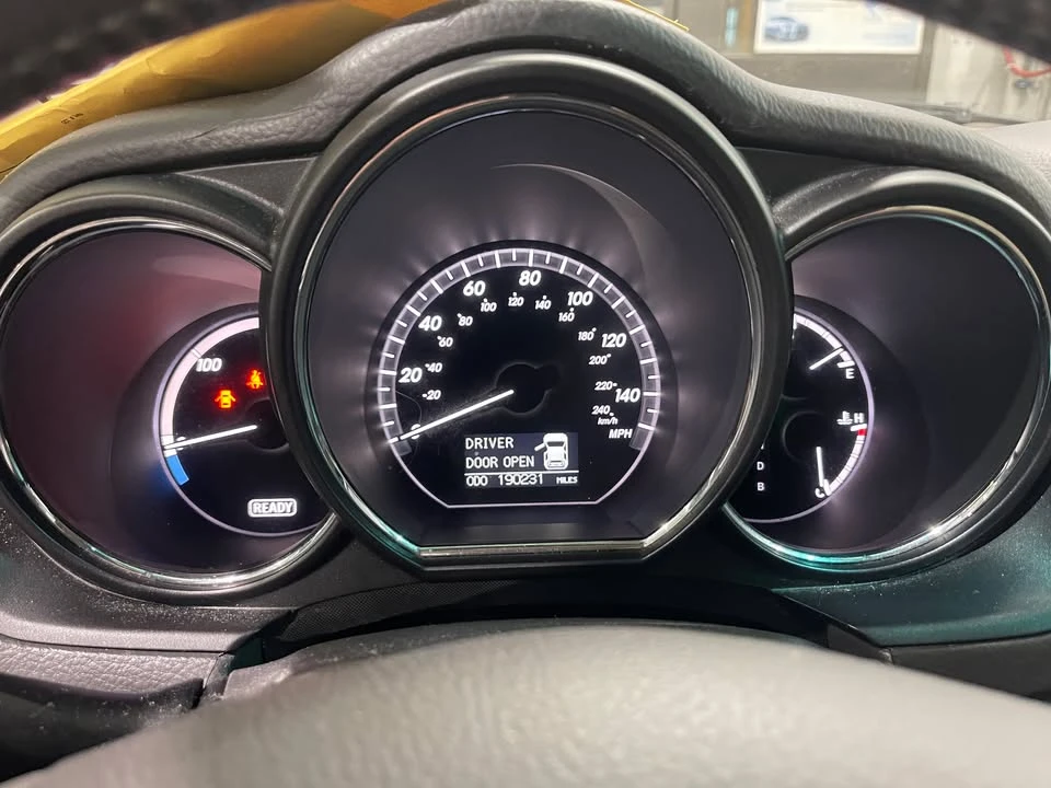 2006 Lexus RX 2nd Gen - Image 14 of 19
