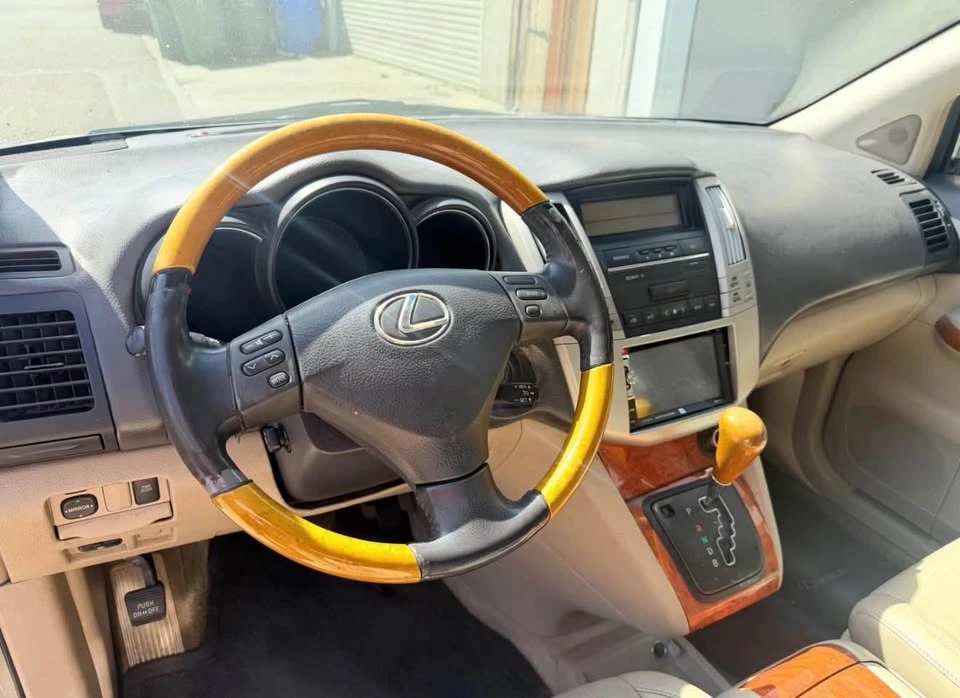 2006 Lexus RX 2nd Gen - Image 6 of 9