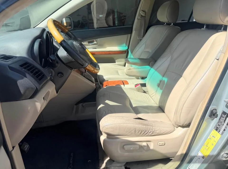2006 Lexus RX 2nd Gen - Image 5 of 9