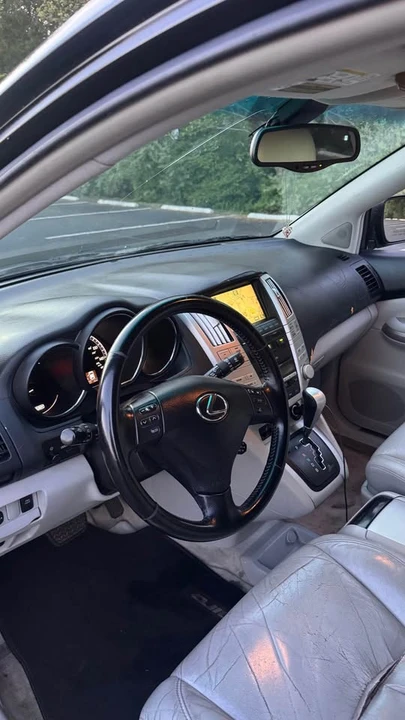 2006 Lexus RX 2nd Gen - Image 3 of 19