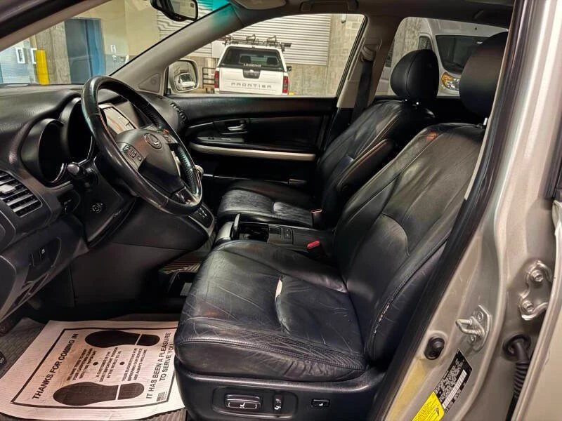 2006 Lexus RX 2nd Gen - Image 16 of 19