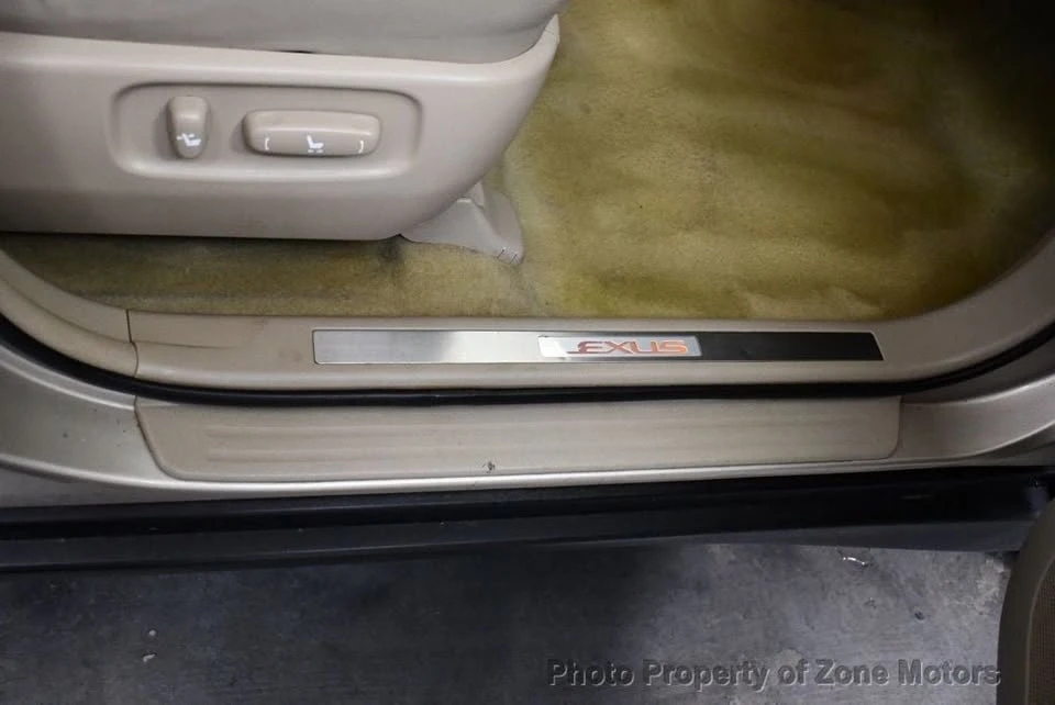 2006 Lexus RX 2nd Gen - Image 11 of 17