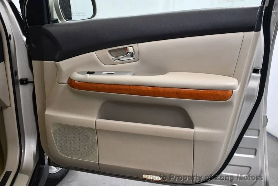 2006 Lexus RX 2nd Gen - Image 9 of 17