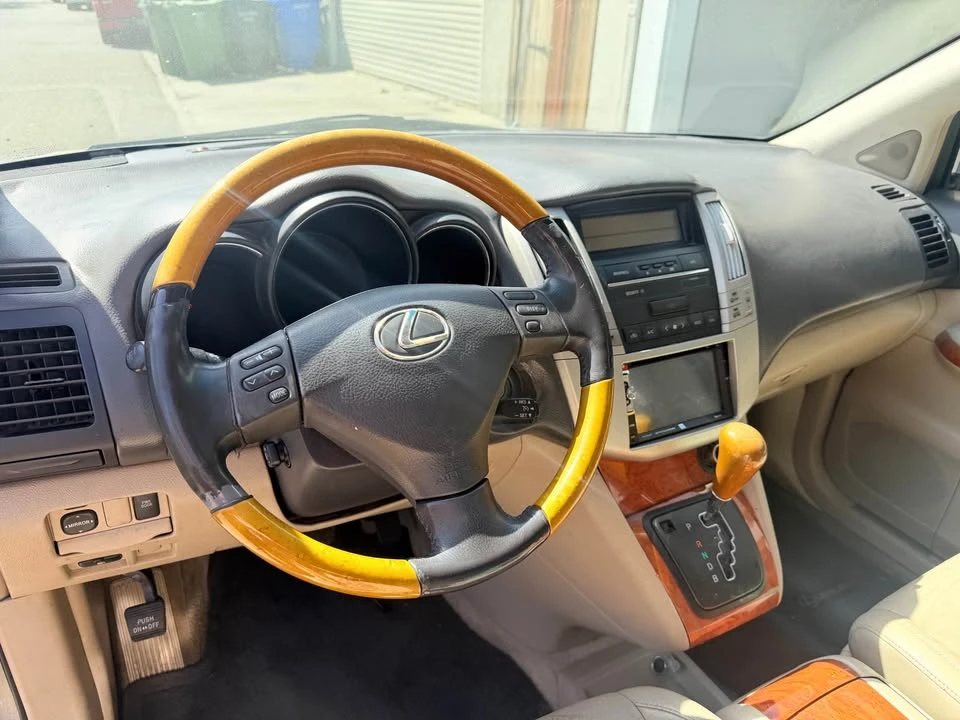2006 Lexus RX 2nd Gen - Image 5 of 9