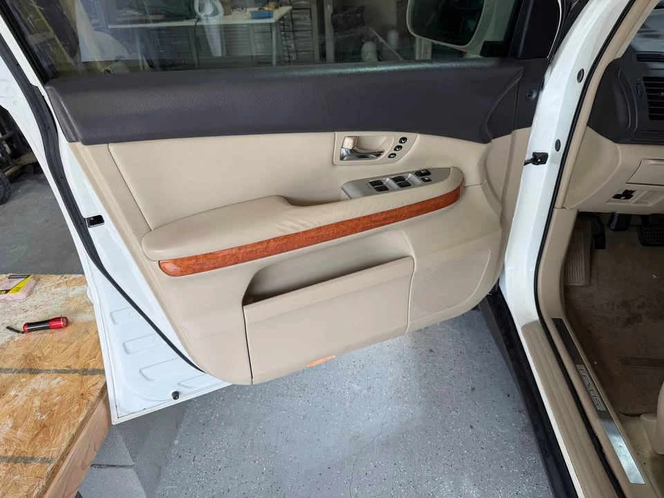2006 Lexus RX 2nd Gen - Image 13 of 17