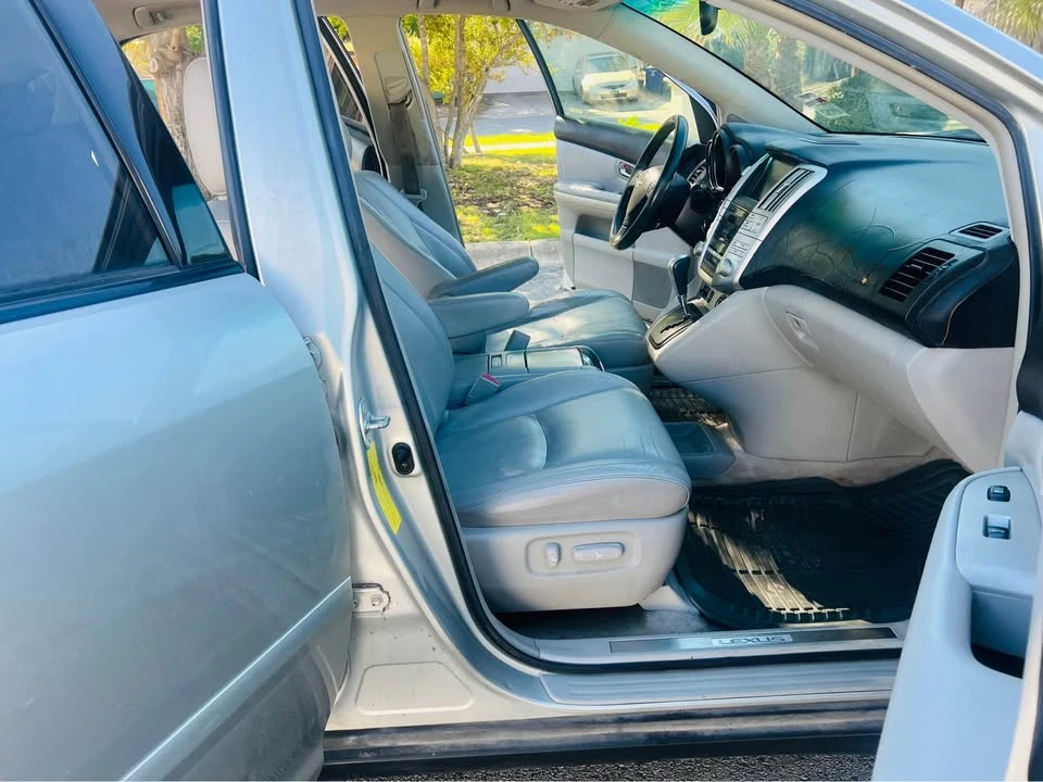 2006 Lexus RX 2nd Gen - Image 13 of 15