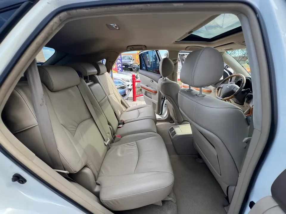 2006 Lexus RX 2nd Gen - Image 2 of 15