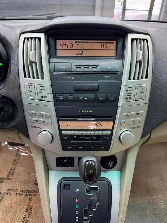 2006 Lexus RX 2nd Gen - Image 11 of 20
