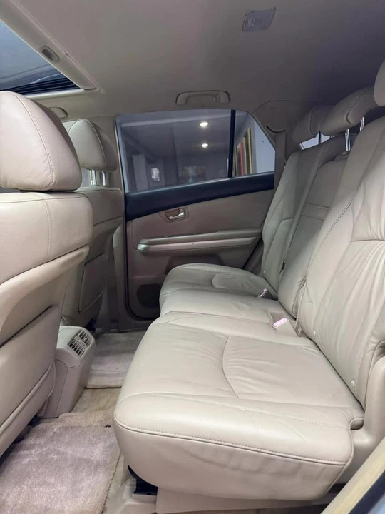 2006 Lexus RX 2nd Gen - Image 13 of 19