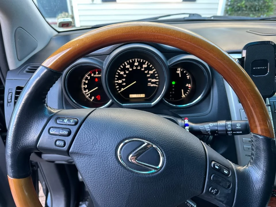 2006 Lexus RX 2nd Gen - Image 6 of 9