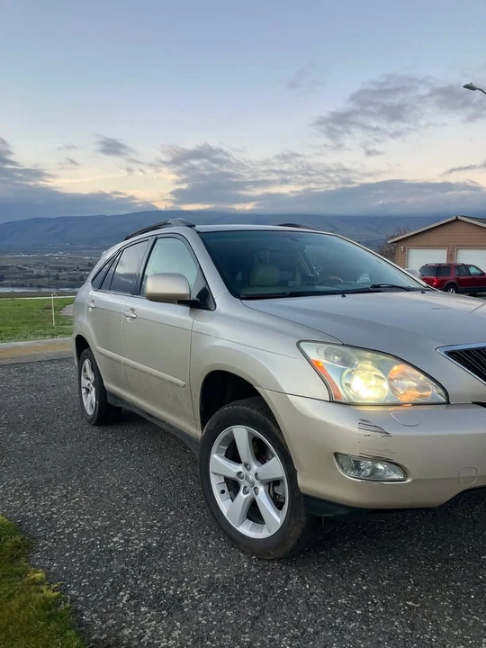 2006 Lexus RX 2nd Gen - Image 3 of 15
