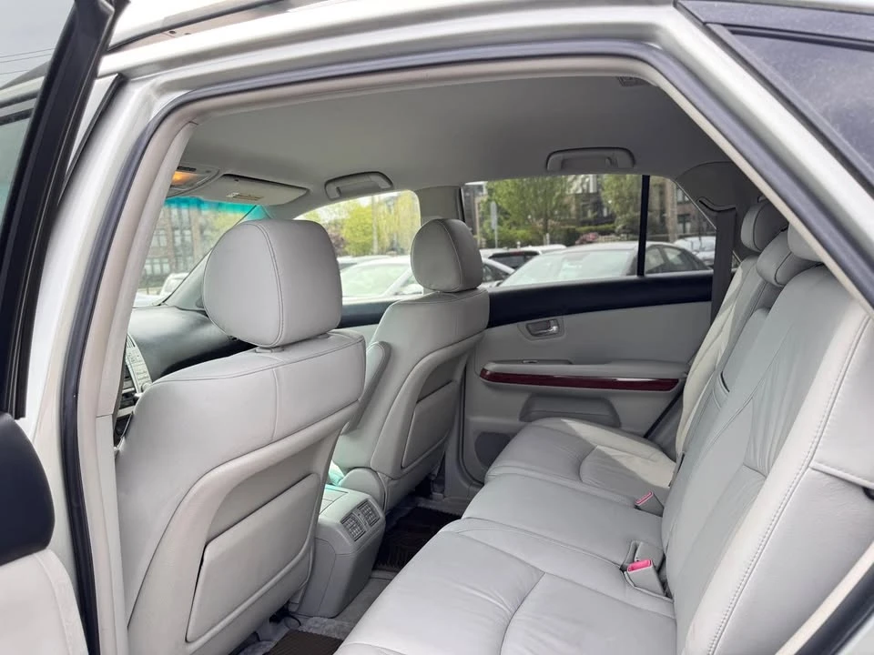 2006 Lexus RX 2nd Gen - Image 12 of 14