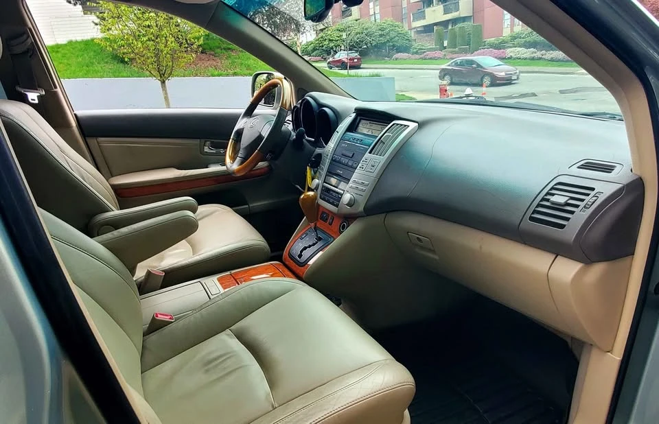 2006 Lexus RX 2nd Gen - Image 10 of 19