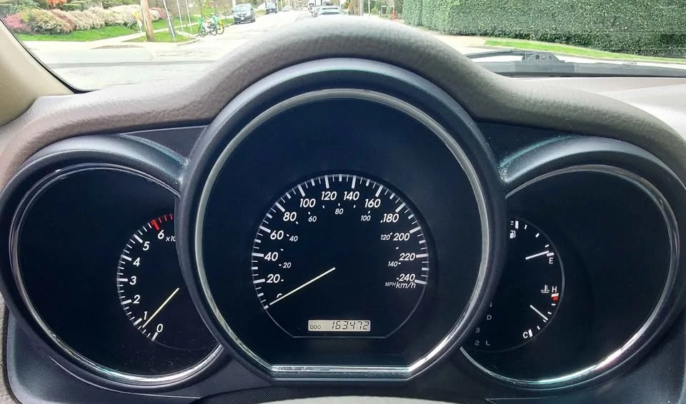 2006 Lexus RX 2nd Gen - Image 16 of 19