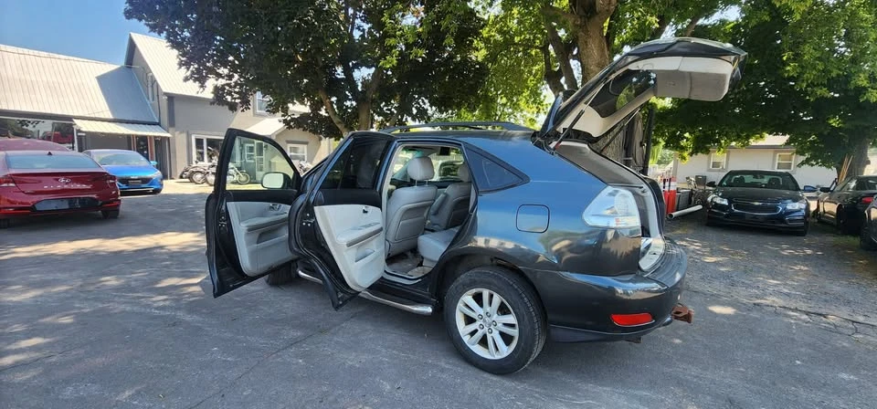 2006 Lexus RX 2nd Gen - Image 10 of 14
