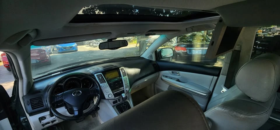 2006 Lexus RX 2nd Gen - Image 11 of 14