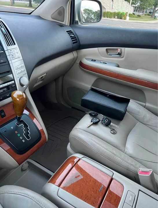 2006 Lexus RX 2nd Gen - Image 6 of 10