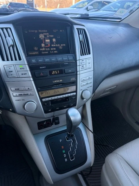 2006 Lexus RX 2nd Gen - Image 5 of 10