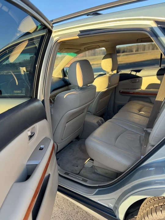 2006 Lexus RX 2nd Gen - Image 18 of 19