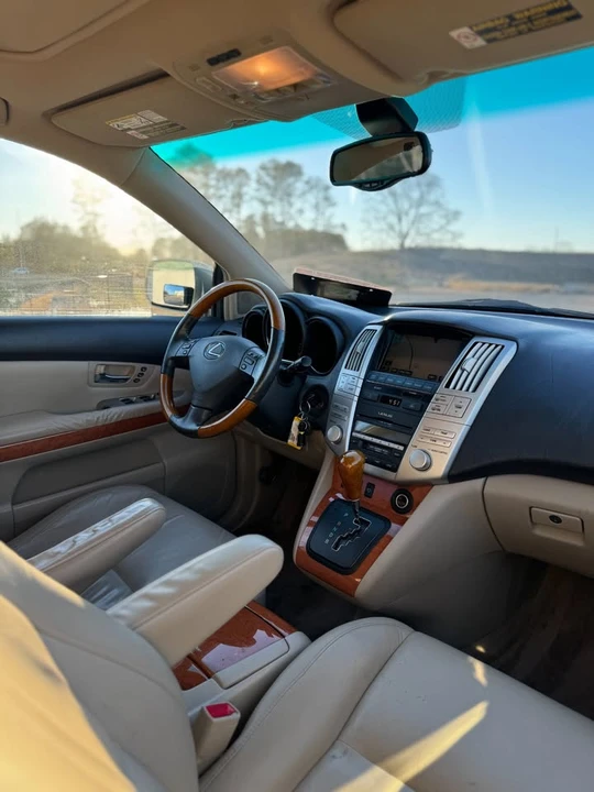 2006 Lexus RX 2nd Gen - Image 6 of 19