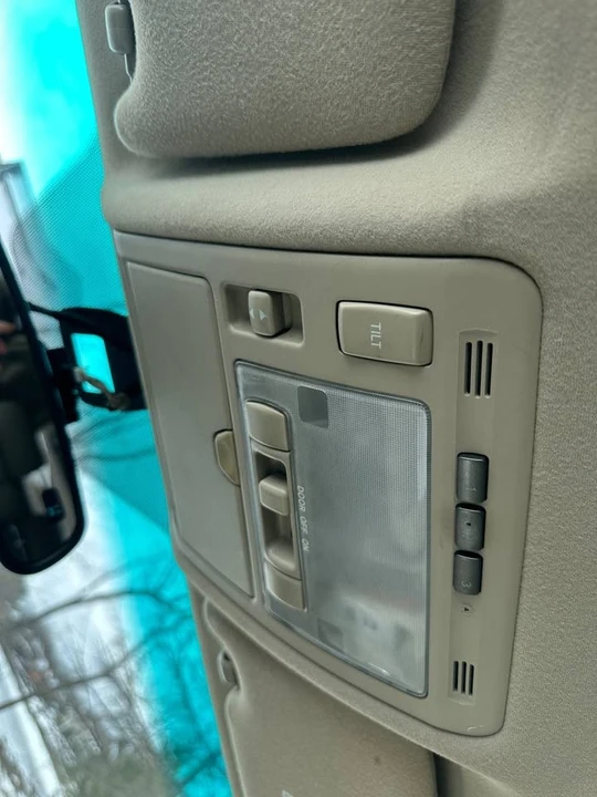 2006 Lexus RX 2nd Gen - Image 15 of 19