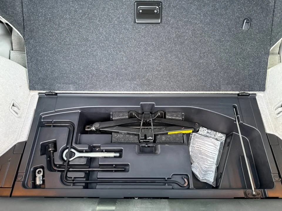 2006 Lexus RX 2nd Gen - Image 13 of 20