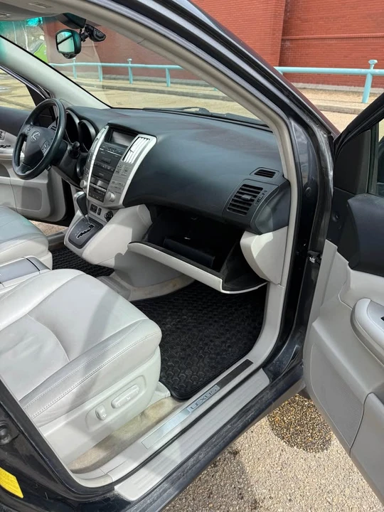 2006 Lexus RX 2nd Gen - Image 9 of 19
