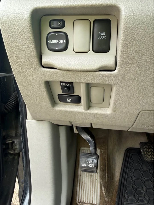 2006 Lexus RX 2nd Gen - Image 19 of 19