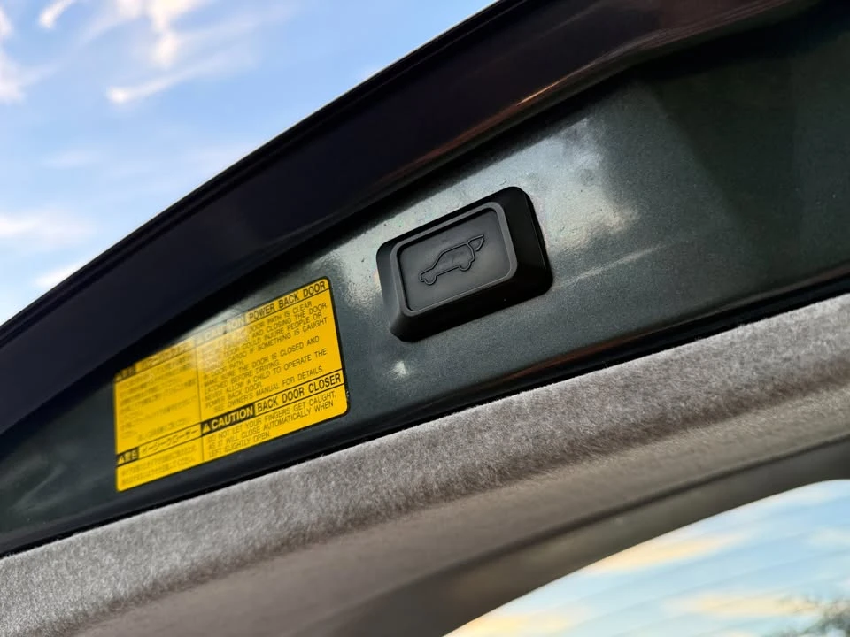 2006 Lexus RX 2nd Gen - Image 14 of 20