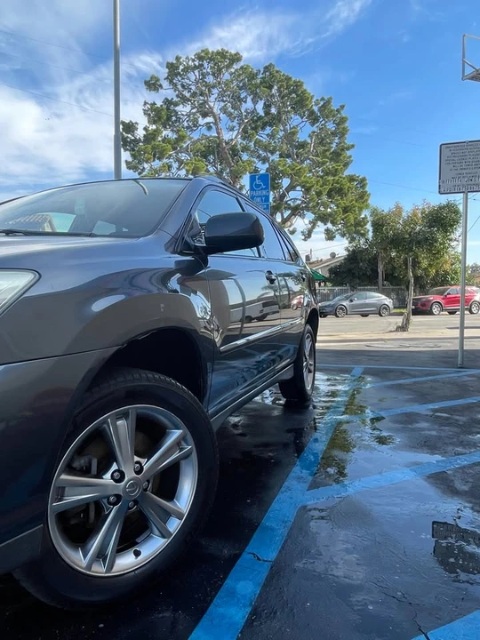 2006 Lexus RX 2nd Gen - Image 8 of 9
