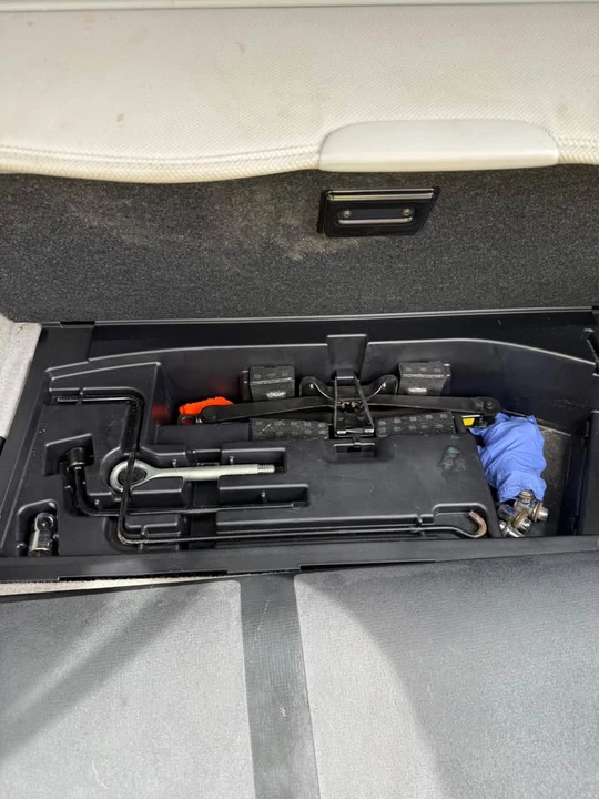 2006 Lexus RX 2nd Gen - Image 10 of 19