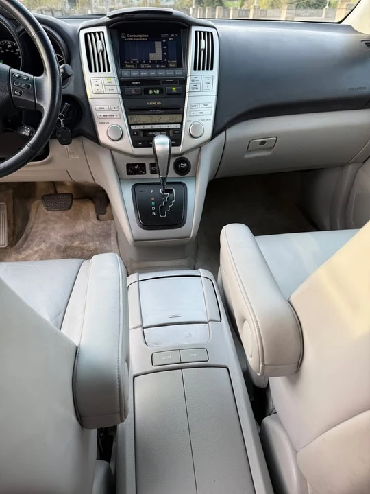 2006 Lexus RX 2nd Gen - Image 8 of 20