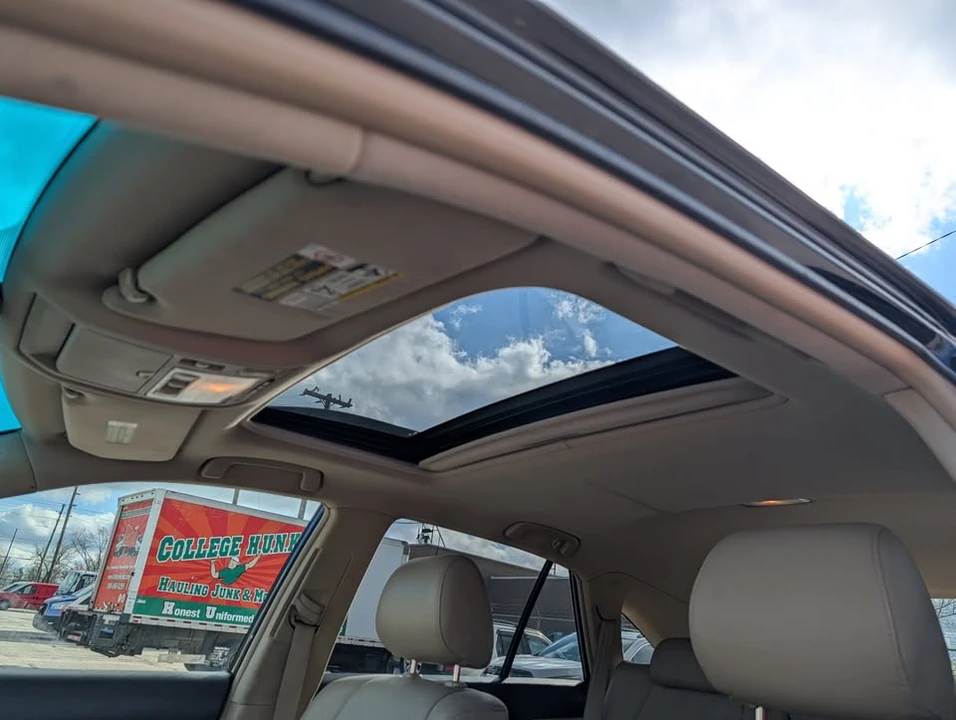 2006 Lexus RX 2nd Gen - Image 10 of 20