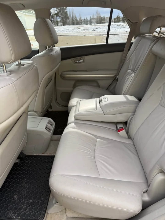 2006 Lexus RX 2nd Gen - Image 13 of 19