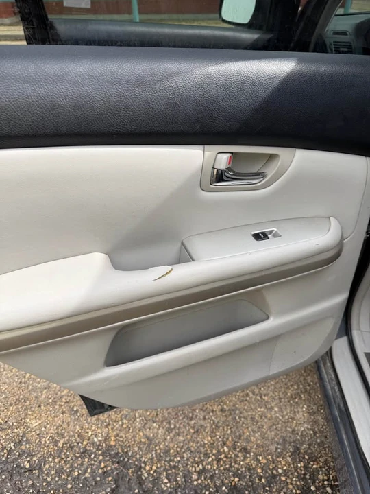 2006 Lexus RX 2nd Gen - Image 12 of 19