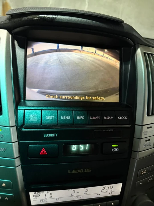 2006 Lexus RX 2nd Gen - Image 16 of 20