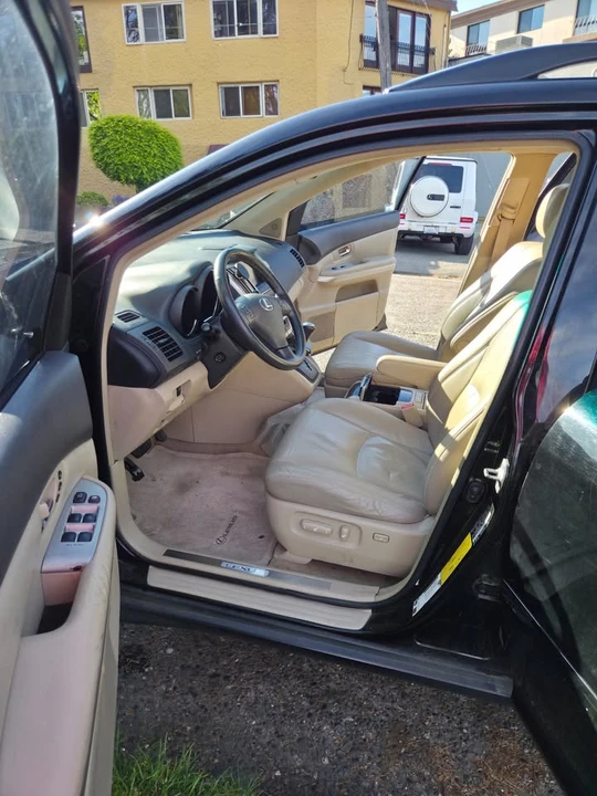 2006 Lexus RX 2nd Gen - Image 9 of 18